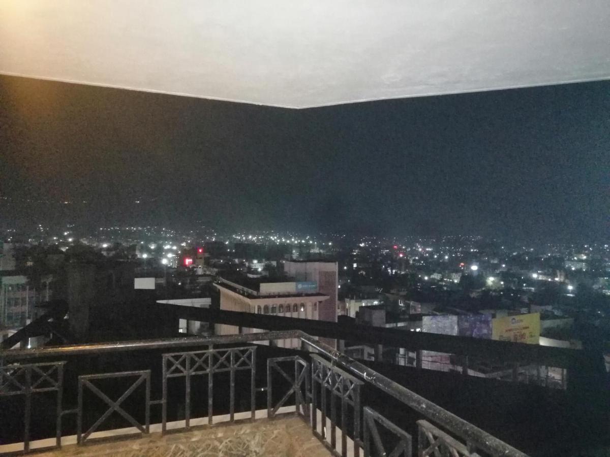 Maharaja Regency Hotel Satara Bagian luar foto