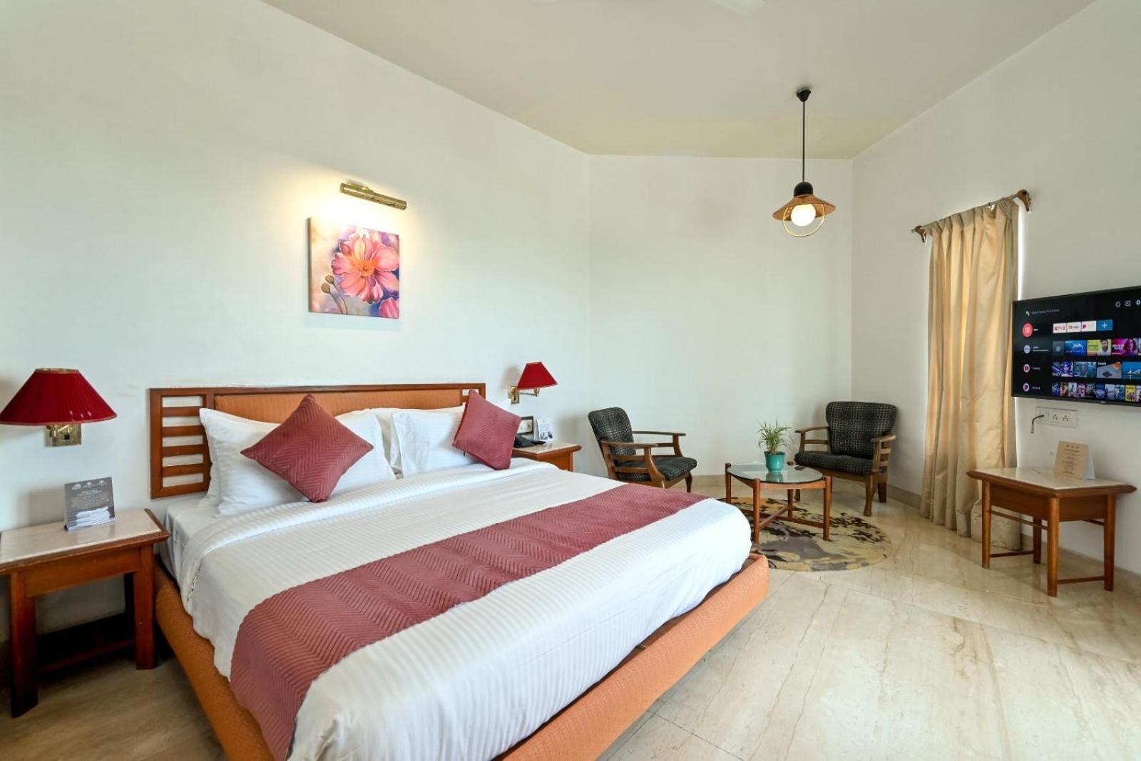 Maharaja Regency Hotel Satara Bagian luar foto